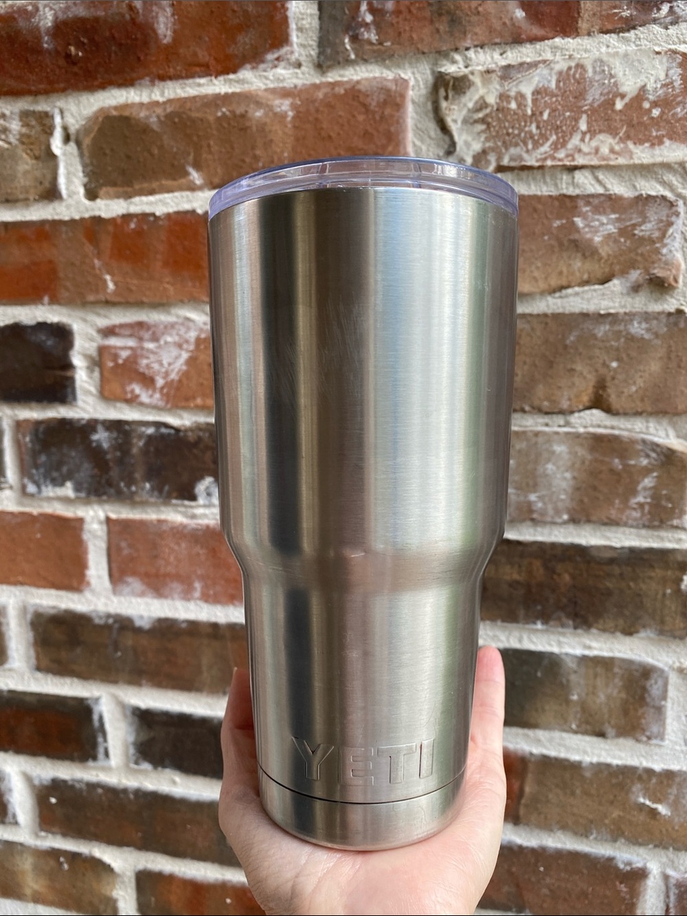 YETI Rambler Tumbler 30 oz with lid
